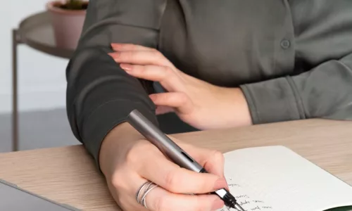 person conducting online psychologist therapy