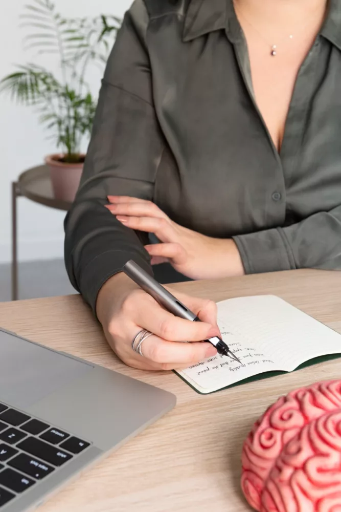 person conducting online psychologist therapy